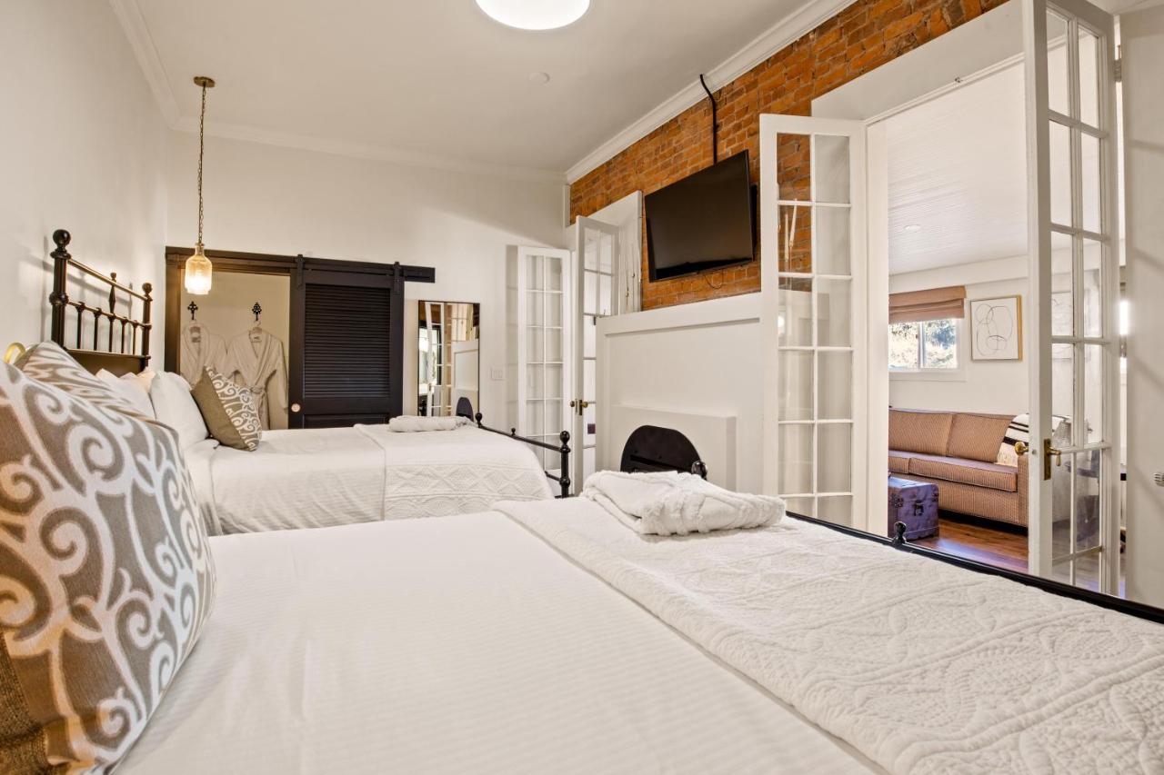Bespoke Inn سارية العلم المظهر الخارجي الصورة