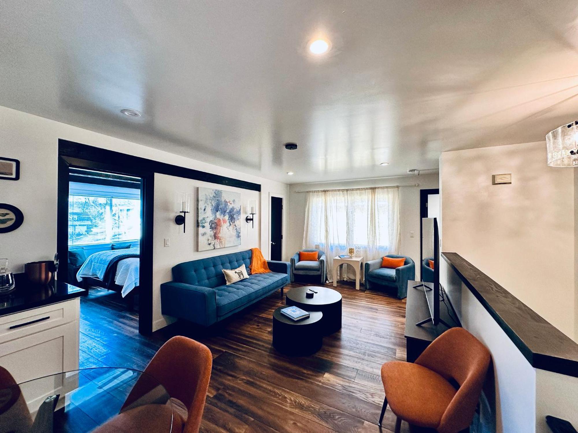 Bespoke Inn سارية العلم المظهر الخارجي الصورة
