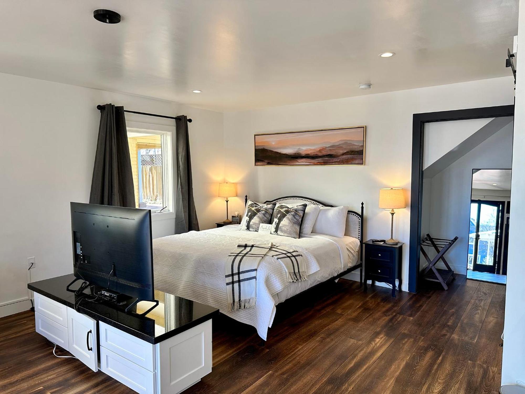 Bespoke Inn سارية العلم المظهر الخارجي الصورة