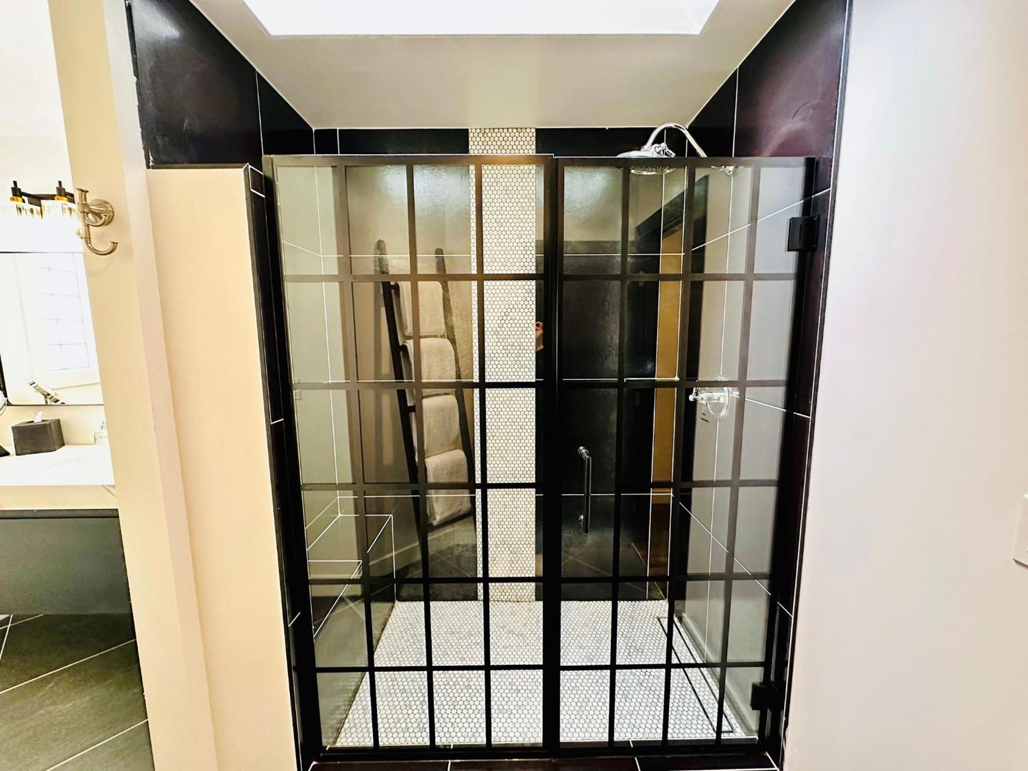Bespoke Inn سارية العلم المظهر الخارجي الصورة