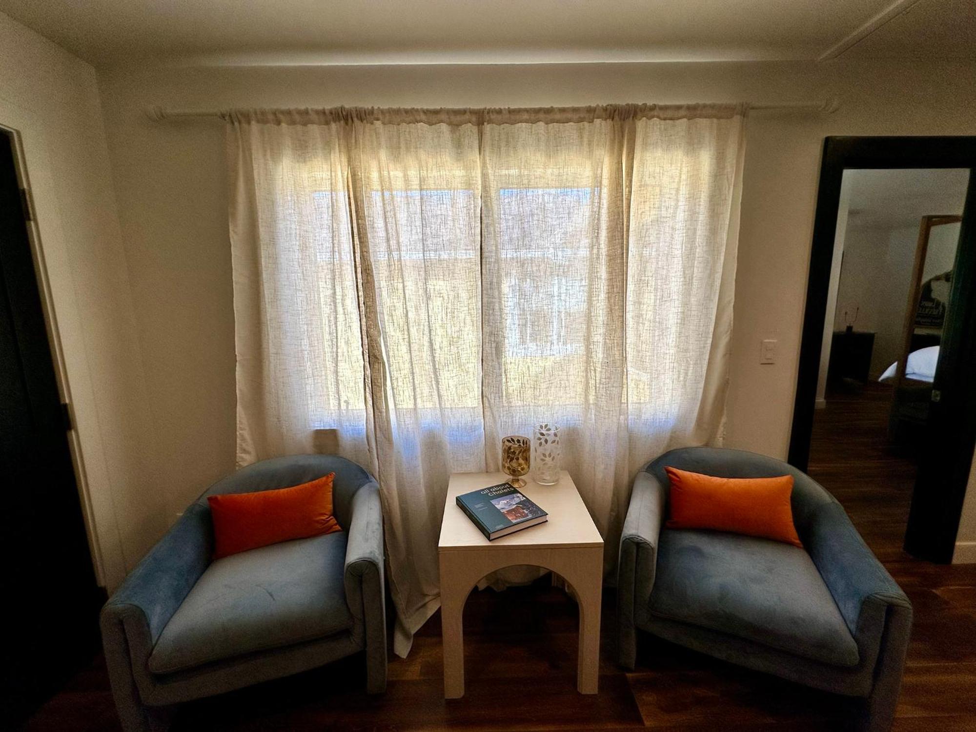 Bespoke Inn سارية العلم المظهر الخارجي الصورة
